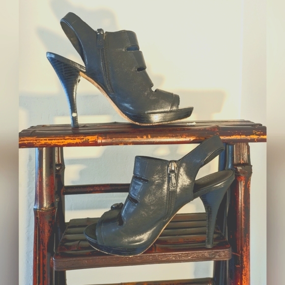 Coach Stillettos |Sandra Calf Heels with side buttons|Size 11 - Picture 1 of 13
